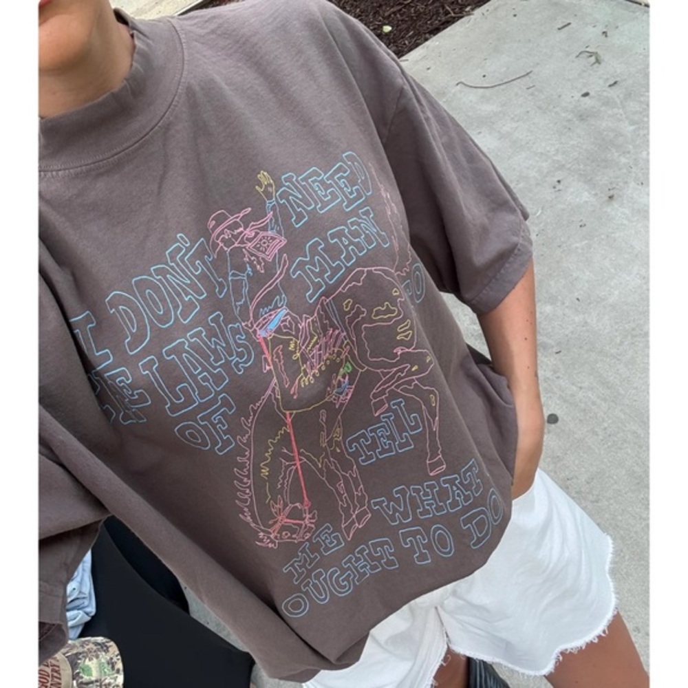 shop homewurk graphic tee